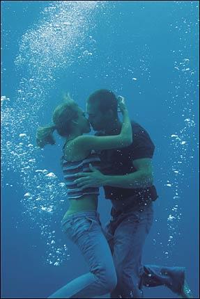 1_-Into-the-Blue-2001_imagelarge