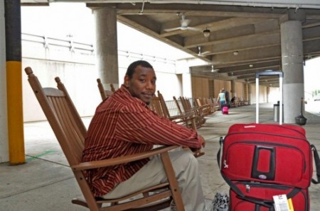 Houston-Hobby-Rocking-Chairs_HOU-500x332