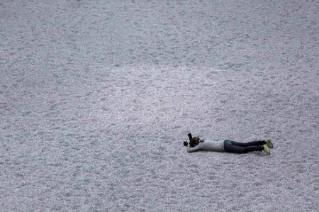 a-photographer-takes-a-ph-006